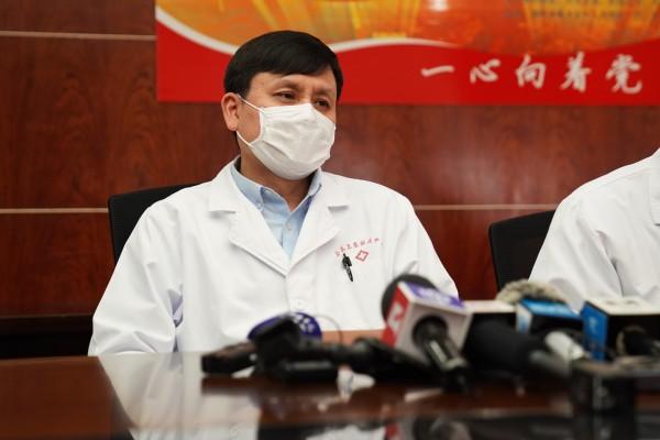 张文宏医生担任南京抗疫顾问,科学力量再注疫情防控一线 张文宏医生担任南京抗疫顾问,科学力量再注疫情防控一线