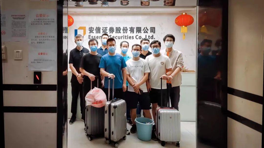 深圳疫情平稳可控,市民生活有序恢复 深圳疫情平稳可控,市民生活有序恢复