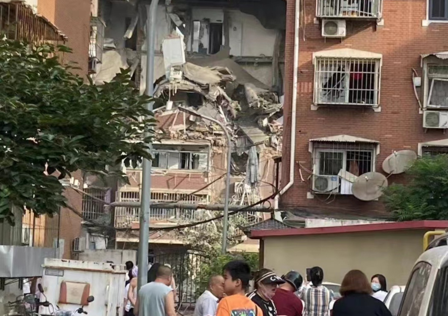 天津一小区突发爆炸，救援紧急进行，安全警钟再次敲响