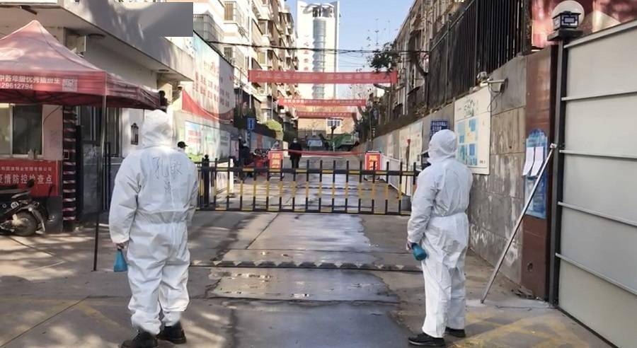 兰州某小区现疑似病例,紧急隔离措施筑牢防疫防线 兰州某小区现疑似病例,紧急隔离措施筑牢防疫防线