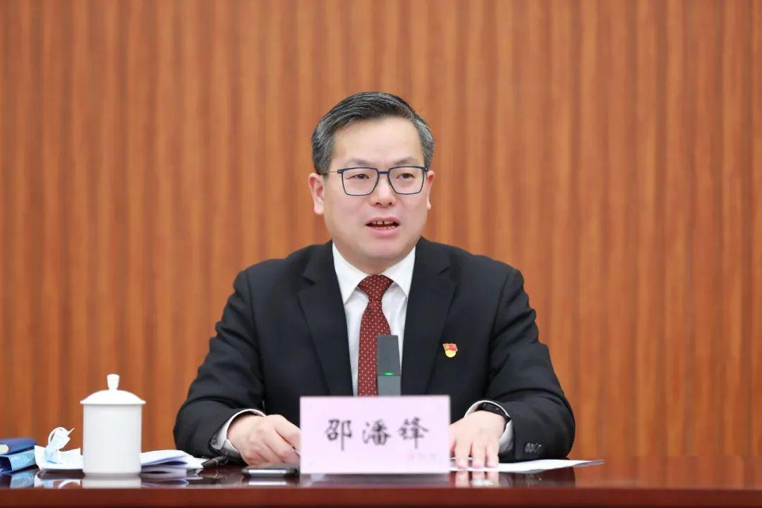 为什么新冠不消失?从病毒演化到人类应对的持久战 为什么新冠不消失?从病毒演化到人类应对的持久战