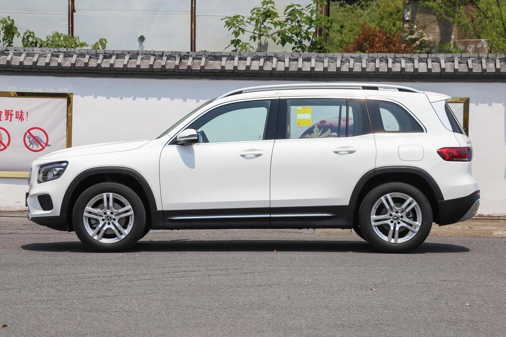 奔驰glb200报价及图片时尚型/奔驰glb200报价2021款