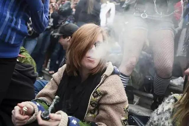 全球疫情警报,单日新增超28万,美国破5.3万背后的挑战与反思 全球疫情警报,单日新增超28万,美国破5.3万背后的挑战与反思