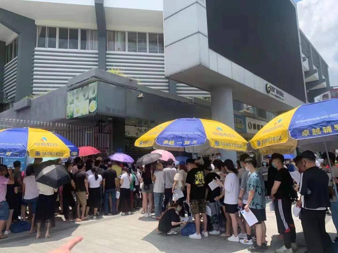 五次会面,一座城与一个声音的抗疫记忆 五次会面,一座城与一个声音的抗疫记忆