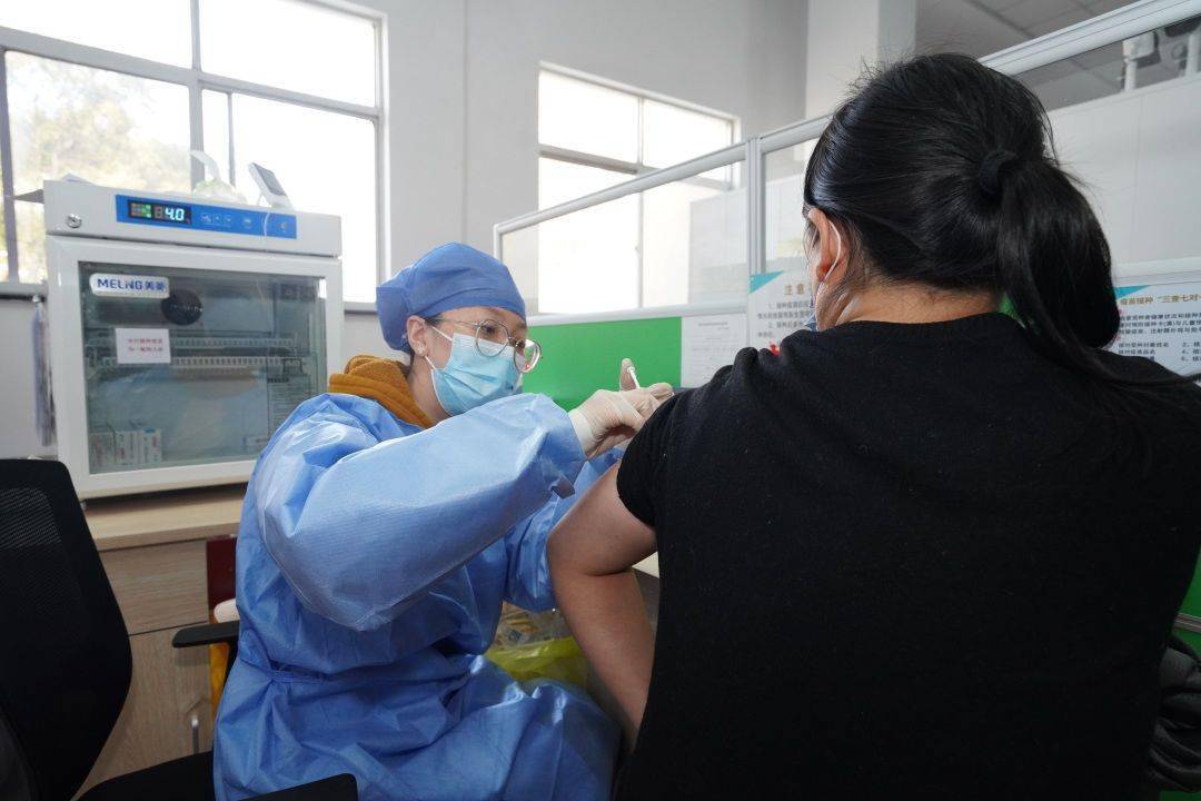 平度疫情下的全民疫苗接种,关键时间节点与集体行动纪实 平度疫情下的全民疫苗接种,关键时间节点与集体行动纪实