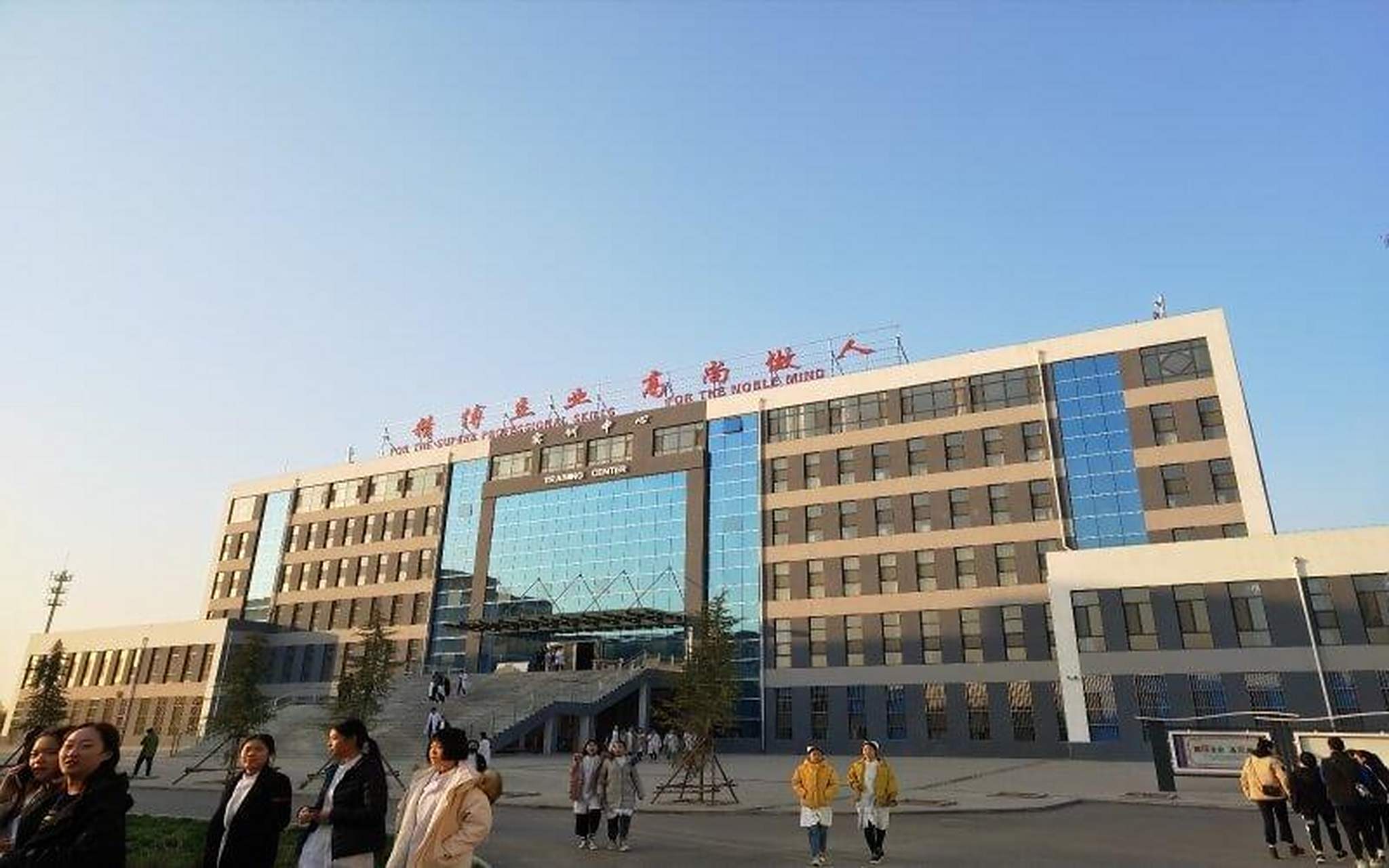 石家庄医学高等专科学校,校园封闭管理背后的坚守与担当 石家庄医学高等专科学校,校园封闭管理背后的坚守与担当