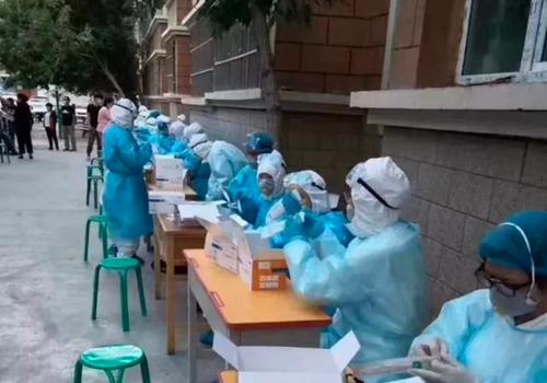 【新疆怎么了封城/新疆怎么又封城了】