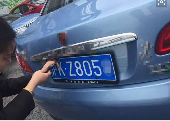 上海车上外地牌照多少钱（在上海上外地牌照多少钱）