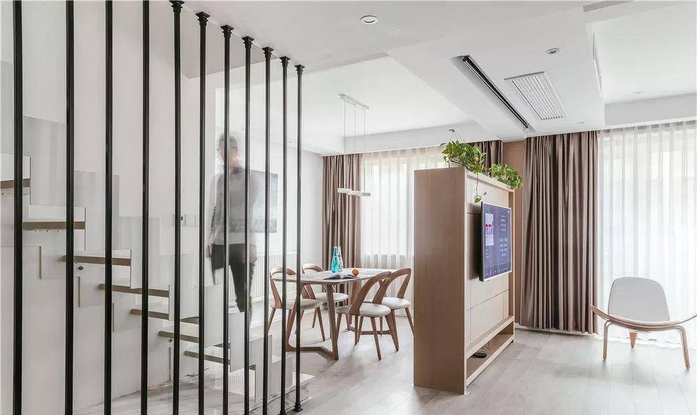 【硬质隔断防护是指什么,硬隔断和软隔断】 【硬质隔断防护是指什么,硬隔断和软隔断】