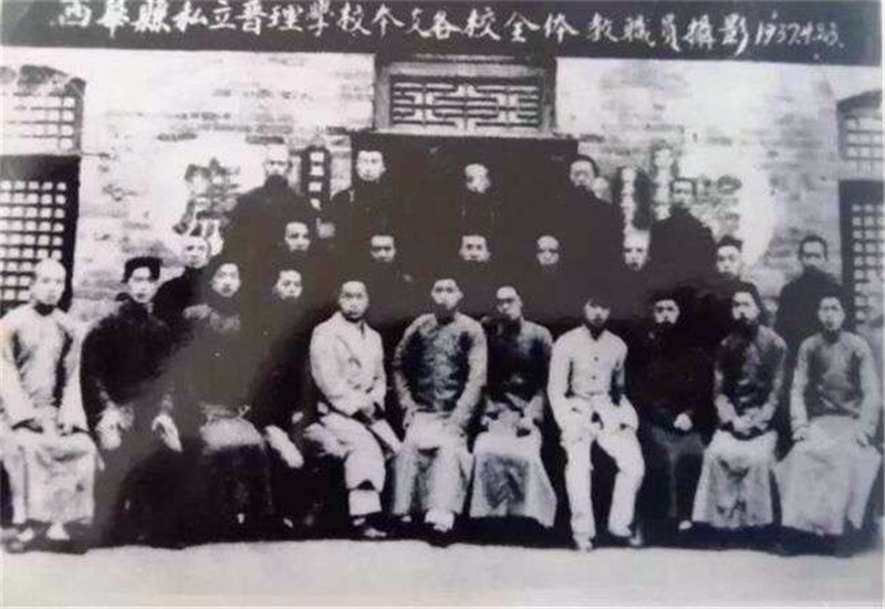 【女教师在卫生纸上画抗疫连环画图片/女教师在卫生纸上画抗疫连环画图片】 【女教师在卫生纸上画抗疫连环画图片/女教师在卫生纸上画抗疫连环画图片】