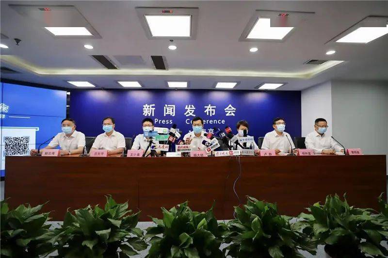 南京禄口全域升级高风险,一场与病毒赛跑的全民防控战 南京禄口全域升级高风险,一场与病毒赛跑的全民防控战