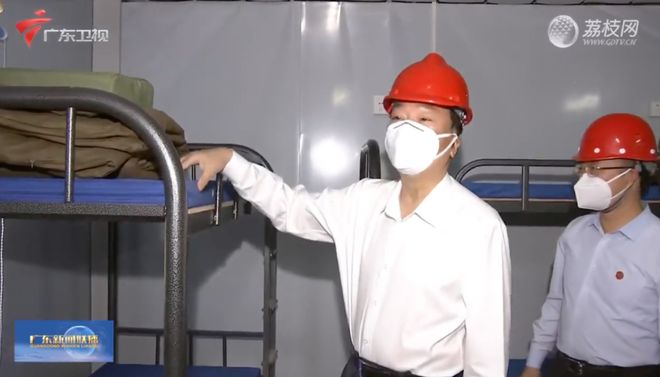 建方舱医院的工人(方舱医院建设者工资) 建方舱医院的工人(方舱医院建设者工资)