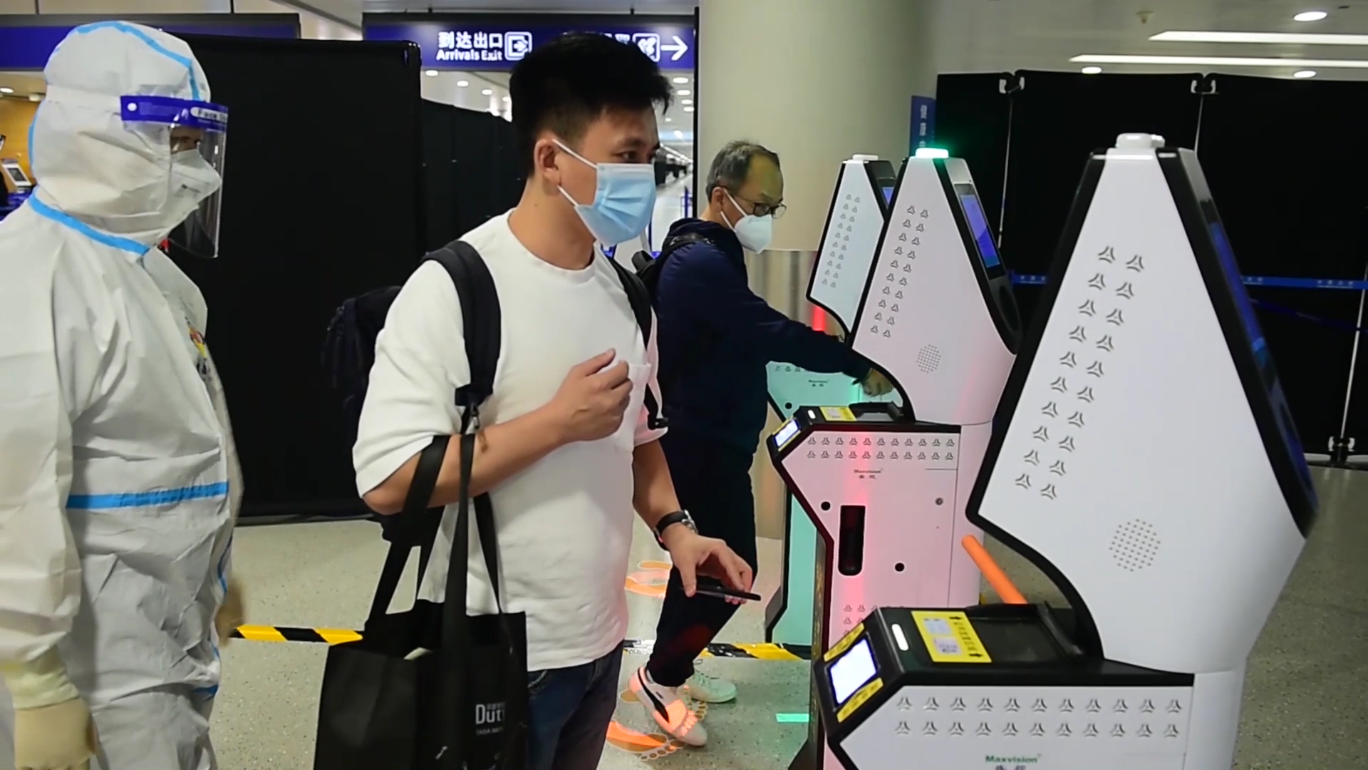 上海优化入境人员防疫新规,精准防控助力城市有序开放 上海优化入境人员防疫新规,精准防控助力城市有序开放