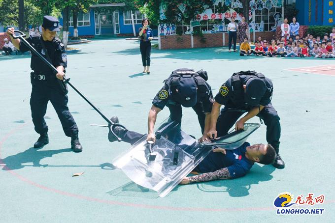 南京新增本土确诊61例,防控警报再次拉响 南京新增本土确诊61例,防控警报再次拉响