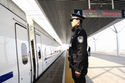 火车K818经停站,一段连接南北的铁道旅程 火车K818经停站,一段连接南北的铁道旅程