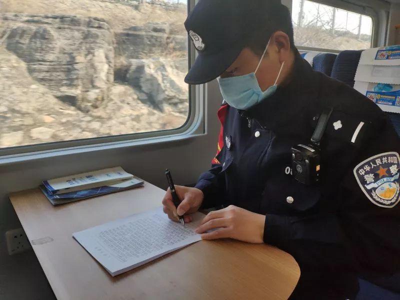 山东大姐因疫情流落上海街头视频/济南山东大姐电话