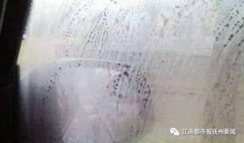 那黄码,像一枚生锈的钉子,冷不丁地,就钉进了我们一家四口平静的生活里 那黄码,像一枚生锈的钉子,冷不丁地,就钉进了我们一家四口平静的生活里