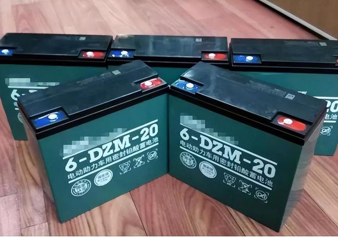 60v32a超威电池价格:超威电池60v60a多少钱一组 60v32a超威电池价格:超威电池60v60a多少钱一组