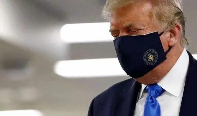 历史性一刻,特朗普首次公开佩戴口罩背后的信号与转变 历史性一刻,特朗普首次公开佩戴口罩背后的信号与转变