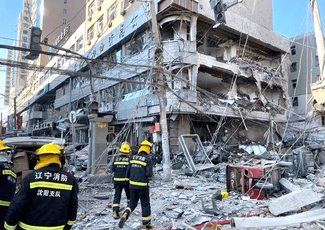 长春一住宅楼燃气爆炸,安全警钟再次敲响 长春一住宅楼燃气爆炸,安全警钟再次敲响