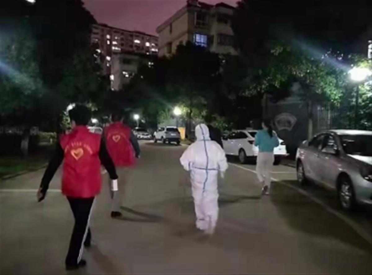 六安大规模核酸,筑牢疫情防线的坚实一步 六安大规模核酸,筑牢疫情防线的坚实一步