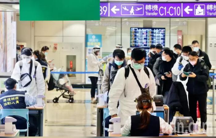 台湾单日新增240例本土确诊病例 死亡2例 防疫形势严峻 台湾单日新增240例本土确诊病例 死亡2例 防疫形势严峻