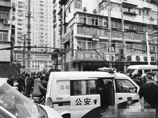 武汉一小区砍人/武汉小区门口砍人 武汉一小区砍人/武汉小区门口砍人