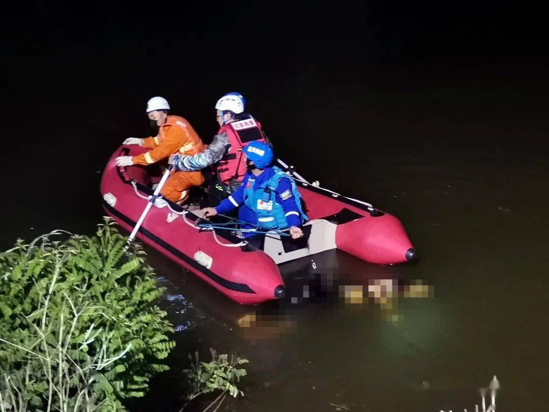 5岁双胞胎独自在家不慎坠楼/五岁双胞胎溺亡 5岁双胞胎独自在家不慎坠楼/五岁双胞胎溺亡