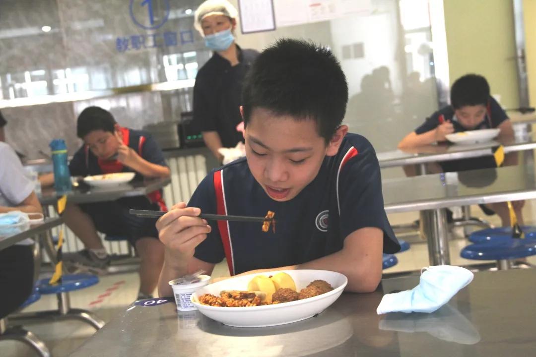 中美两国疫情对比:中美疫情对比视频新华社 中美两国疫情对比:中美疫情对比视频新华社