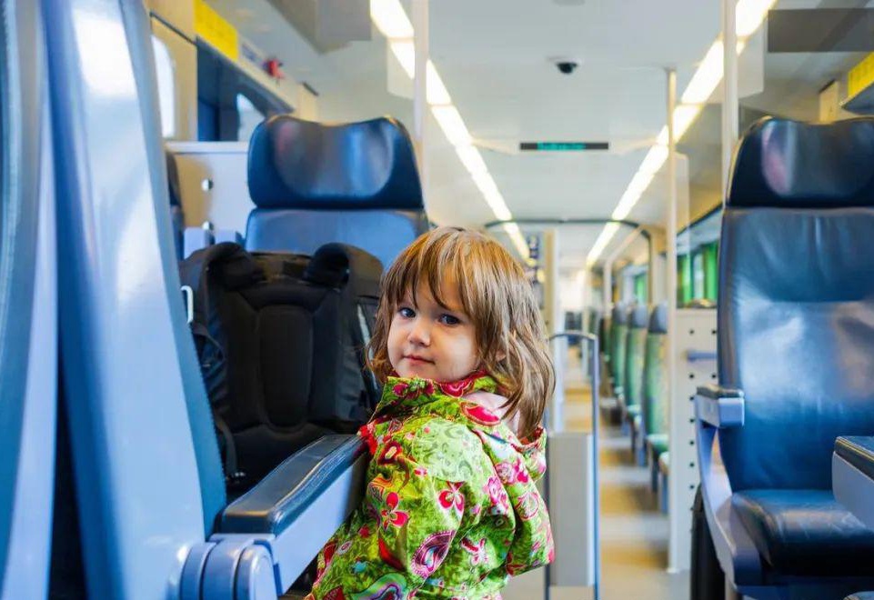 儿童乘坐火车需要带什么(儿童坐火车拿什么证件) 儿童乘坐火车需要带什么(儿童坐火车拿什么证件)