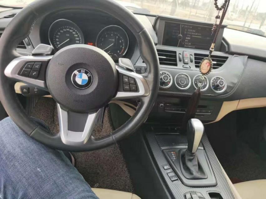 宝马Z4硬顶敞篷视频,当经典敞篷跑车遇上硬顶美学 宝马Z4硬顶敞篷视频,当经典敞篷跑车遇上硬顶美学