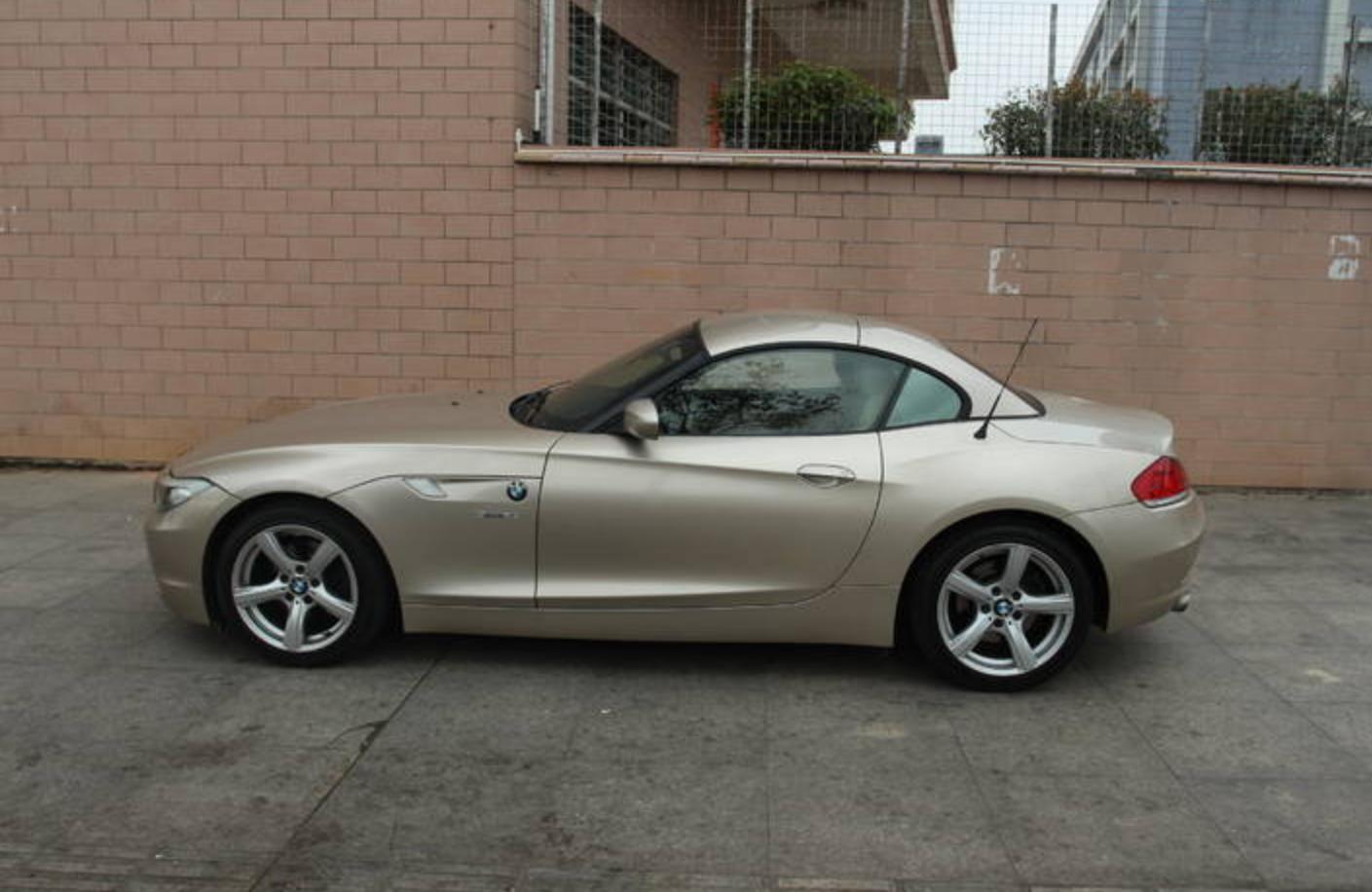 宝马Z4硬顶敞篷视频,当经典敞篷跑车遇上硬顶美学 宝马Z4硬顶敞篷视频,当经典敞篷跑车遇上硬顶美学