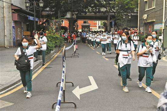 广州高风险高考,在疫情风暴中书写青春答卷 广州高风险高考,在疫情风暴中书写青春答卷