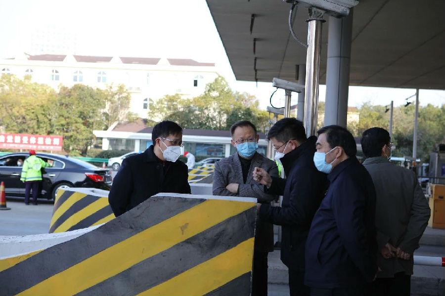 一纸文件背后的城市温度与治理精度—解读合肥疫情防控指挥部的战时方略 一纸文件背后的城市温度与治理精度—解读合肥疫情防控指挥部的战时方略