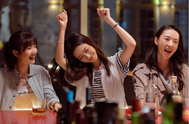 金莎专访袒露心路历程,从甜妹到姐弟恋,重新定义自我与幸福 金莎专访袒露心路历程,从甜妹到姐弟恋,重新定义自我与幸福