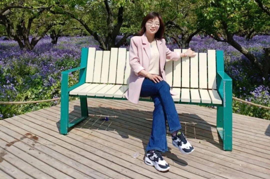 核酸队伍前的陌生人，一个男子的等待与一座城市的温度