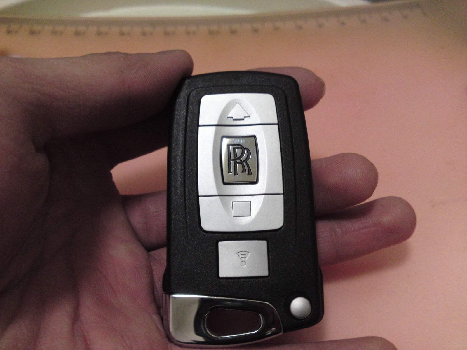 雅阁车钥匙锁后备箱了怎么办?别慌,这几招帮你轻松解决! 雅阁车钥匙锁后备箱了怎么办?别慌,这几招帮你轻松解决!