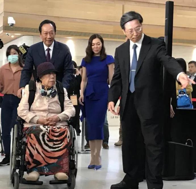 富士康最新动态,加速转型与区域布局,积极应对市场新挑战 富士康最新动态,加速转型与区域布局,积极应对市场新挑战