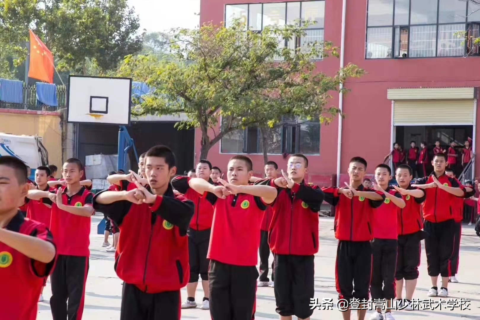 初中封闭式管理学校好吗:初中封闭式管理学校好吗知乎