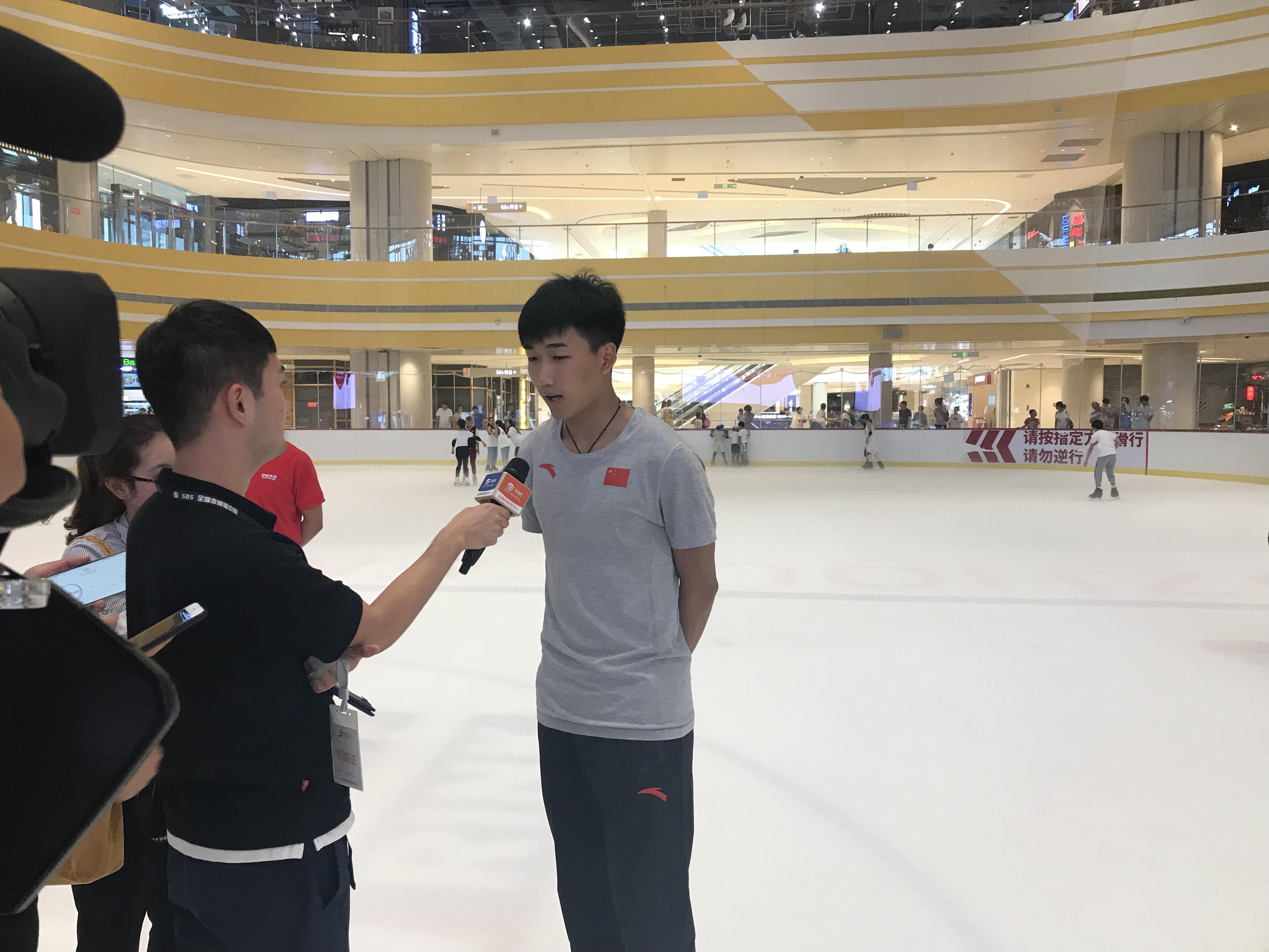 高亭宇身高,冰场上的巨人,速度与力量的完美融合 高亭宇身高,冰场上的巨人,速度与力量的完美融合