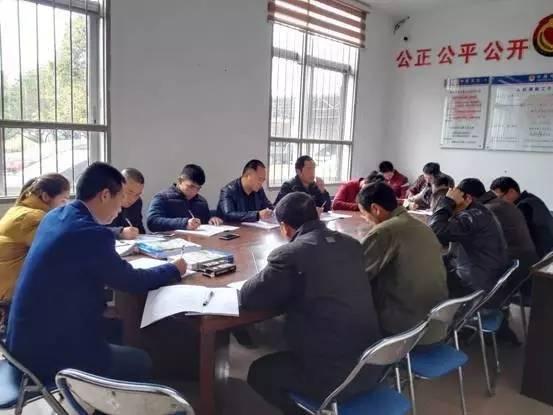 每日新闻摘抄，10-30字浓缩世界