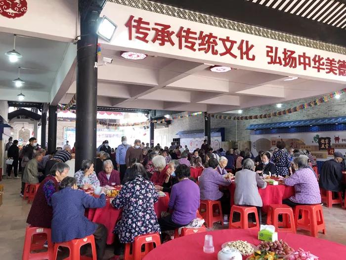 中央新政暖人心，70岁以上长者补贴标准正式落地