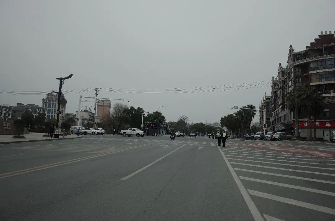 铅山古镇街头红绿灯