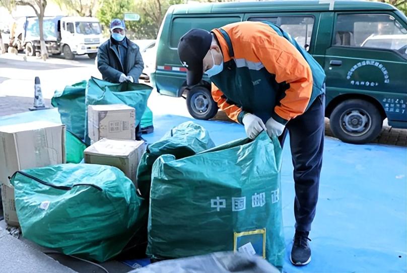 【顺丰疫情捐款,顺丰捐赠物资绿色通道】