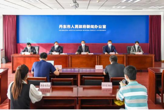 新冠死亡人数名单，数字背后的生命与反思