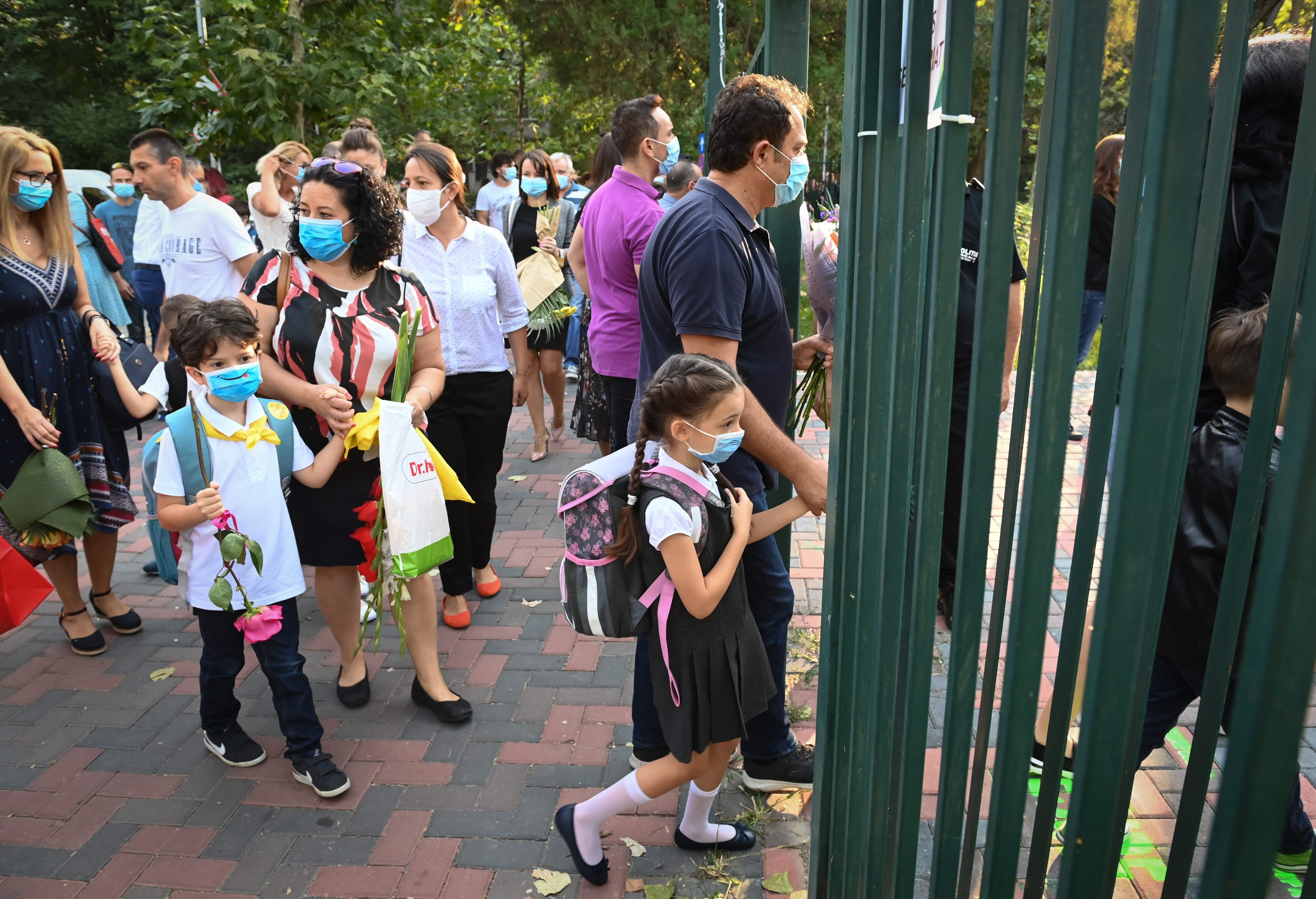 2020年高考时间为何推迟至7月？疫情下的特殊调整与深远影响