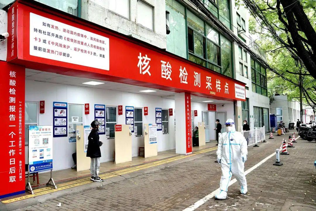 广州30万感染背后的抗疫启示，韧性、科学与人性之光