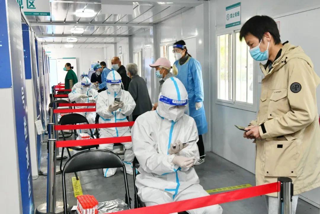 北京疫情防控措施动态调整，市民密切关注解除隔离最新进展