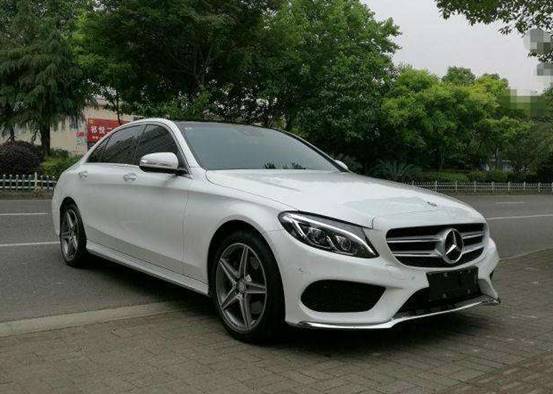 奔驰C260最新价格及落地成本解析，豪华入门车型值得入手吗？