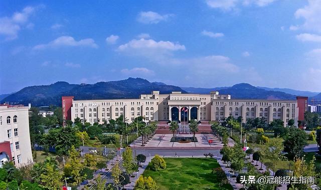 跻身四川十大最好职业学校之列,成都职业技术学院的卓越风采 跻身四川十大最好职业学校之列,成都职业技术学院的卓越风采